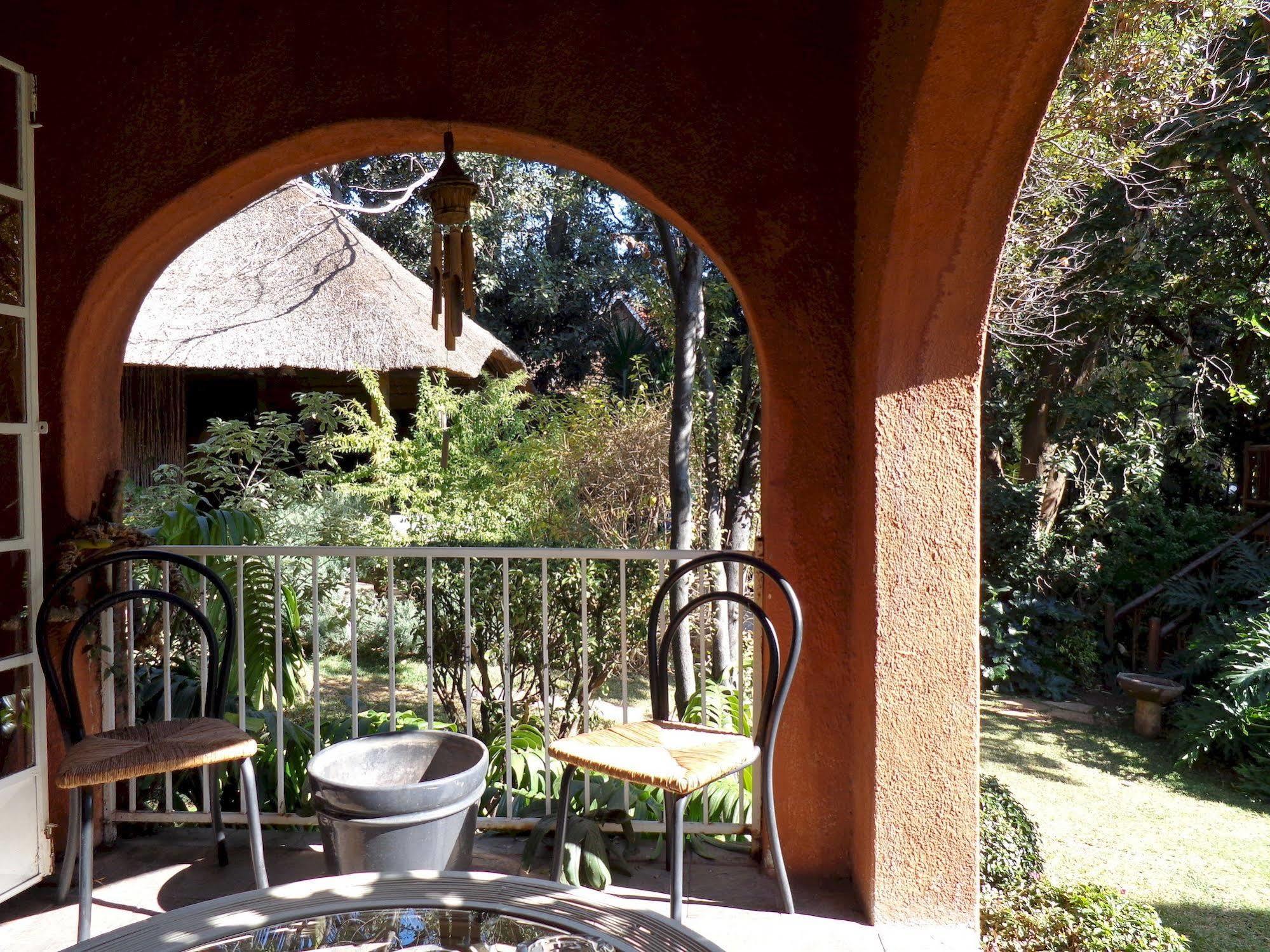 Treetops & Treats Guest House 프레토리아 외부 사진